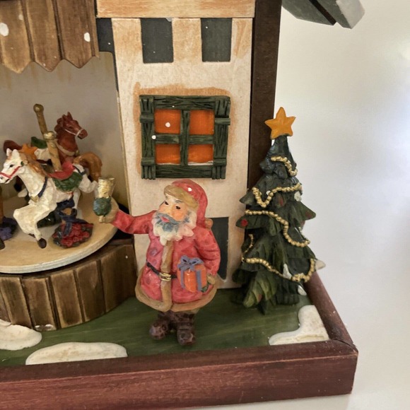 Wooden San Francisco Music Box Company House Plays Santa Claus is Coming to Town - Picture 6 of 11